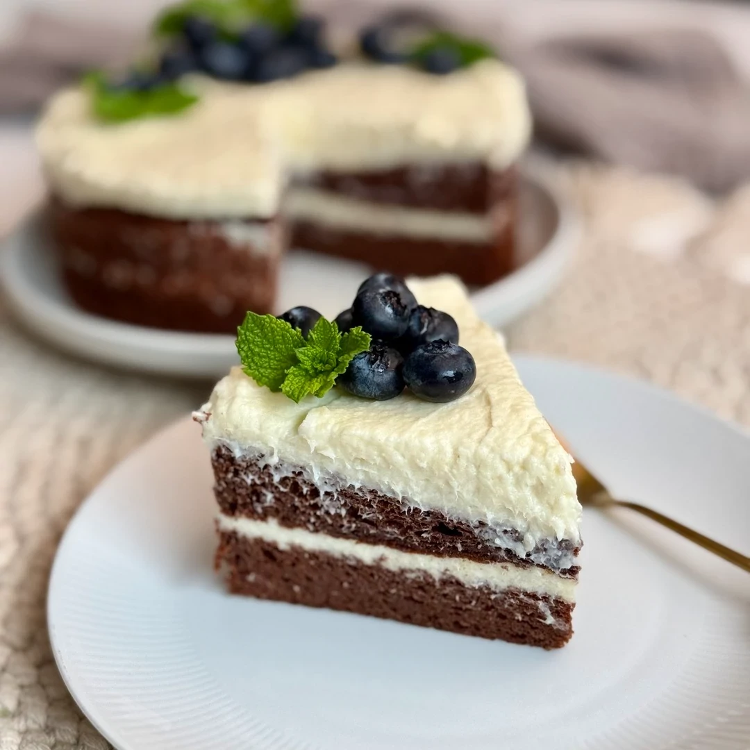 Tökéletes állagú, diétás csokitorta Fibriya Rostkeverékből. Átsül, nem morzsálódik, és pár perc alatt elkészíthető!