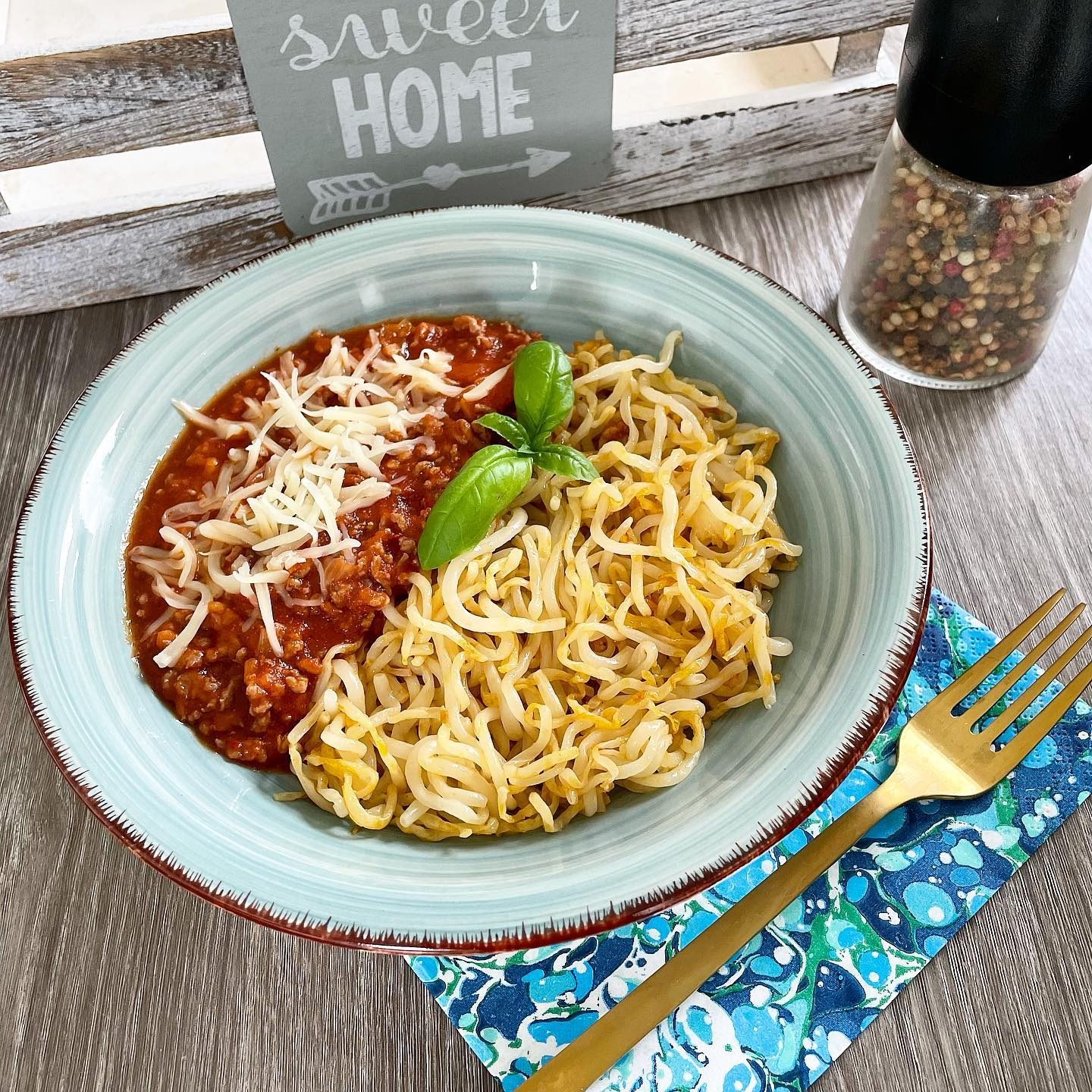Spagetti konjac tésztával - A konjac tészta nagyszerű alternatíva alacsony szénhidráttartalmú diétában tésztás ételek készítéséhez