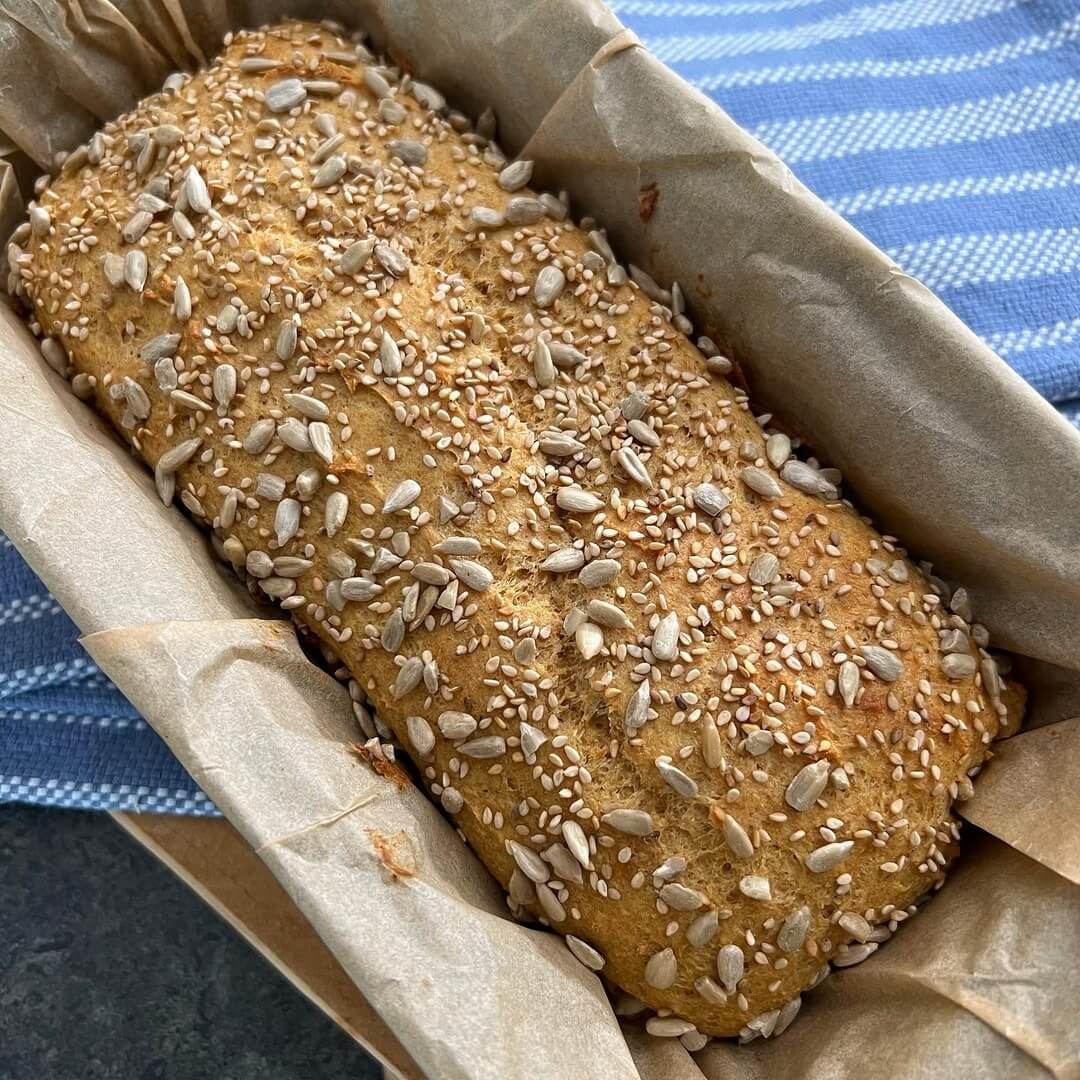 Szénhidrátcsökkentett kenyér lenmagliszttel - a lenmag vitaminokban és antioxidánsokban igen gazdag