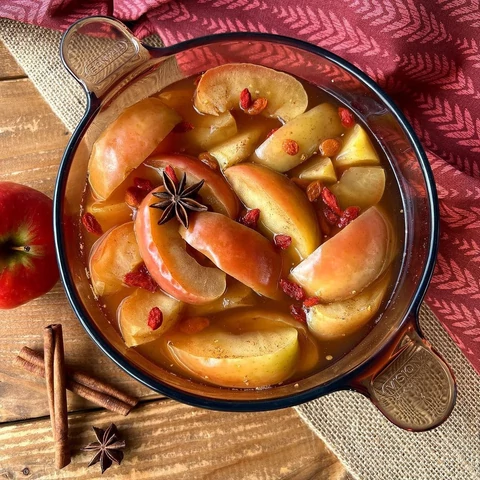 Cukormentes almakompót goji bogyóval