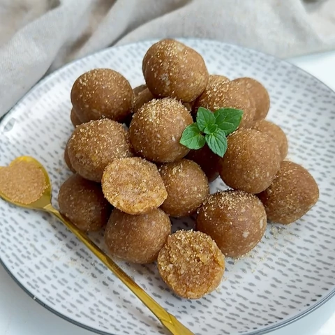 Kávés mandulagolyók