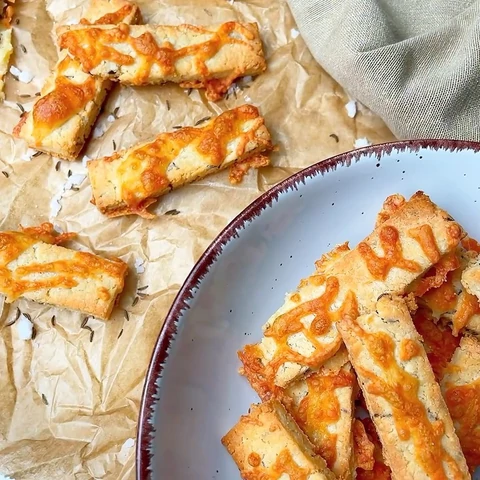 Mandulalisztes sajtos rúd